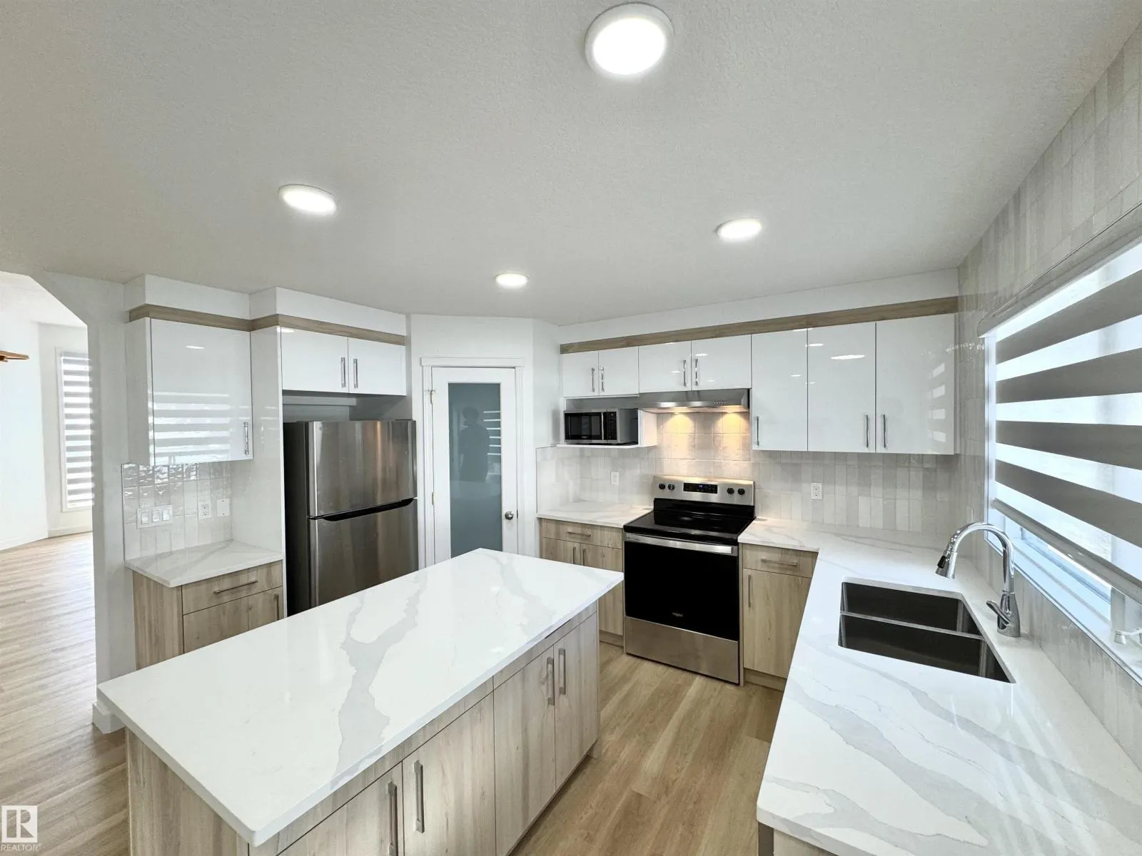 2908 44A AV NW