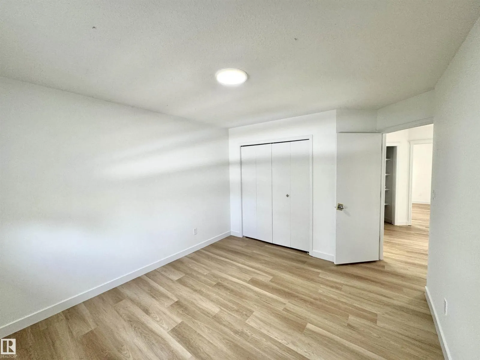 2908 44A AV NW