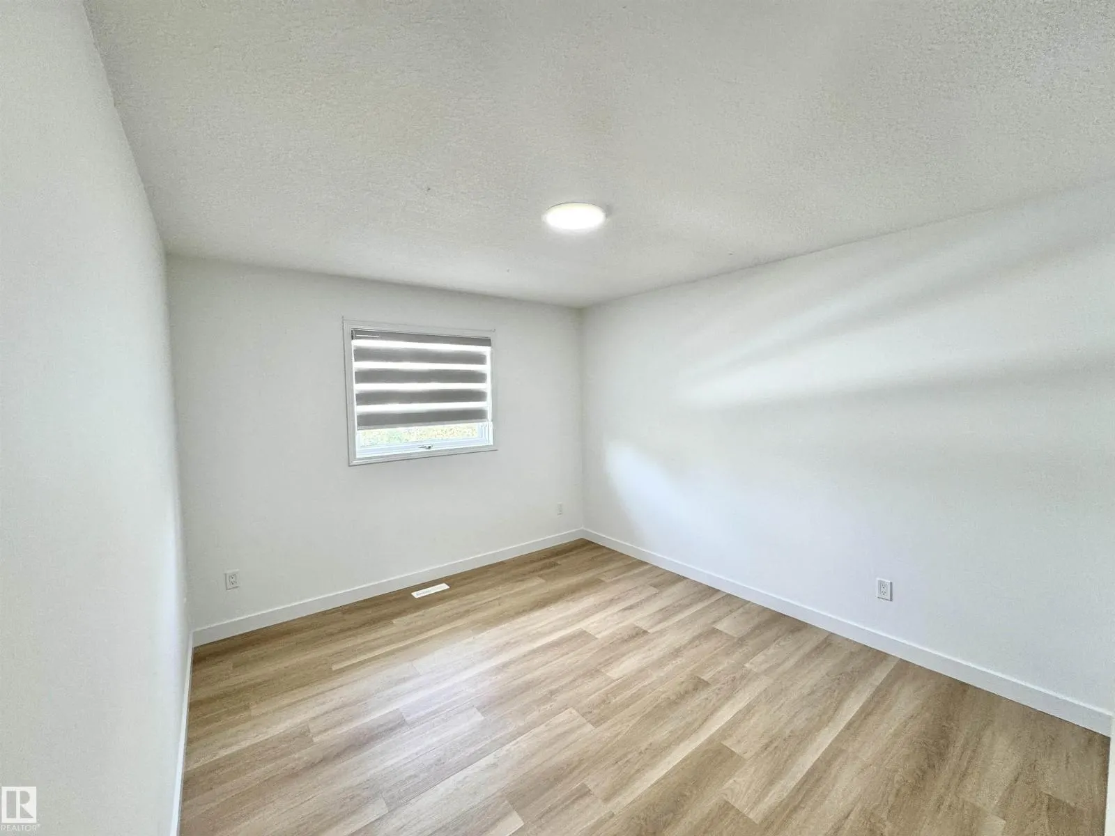 2908 44A AV NW