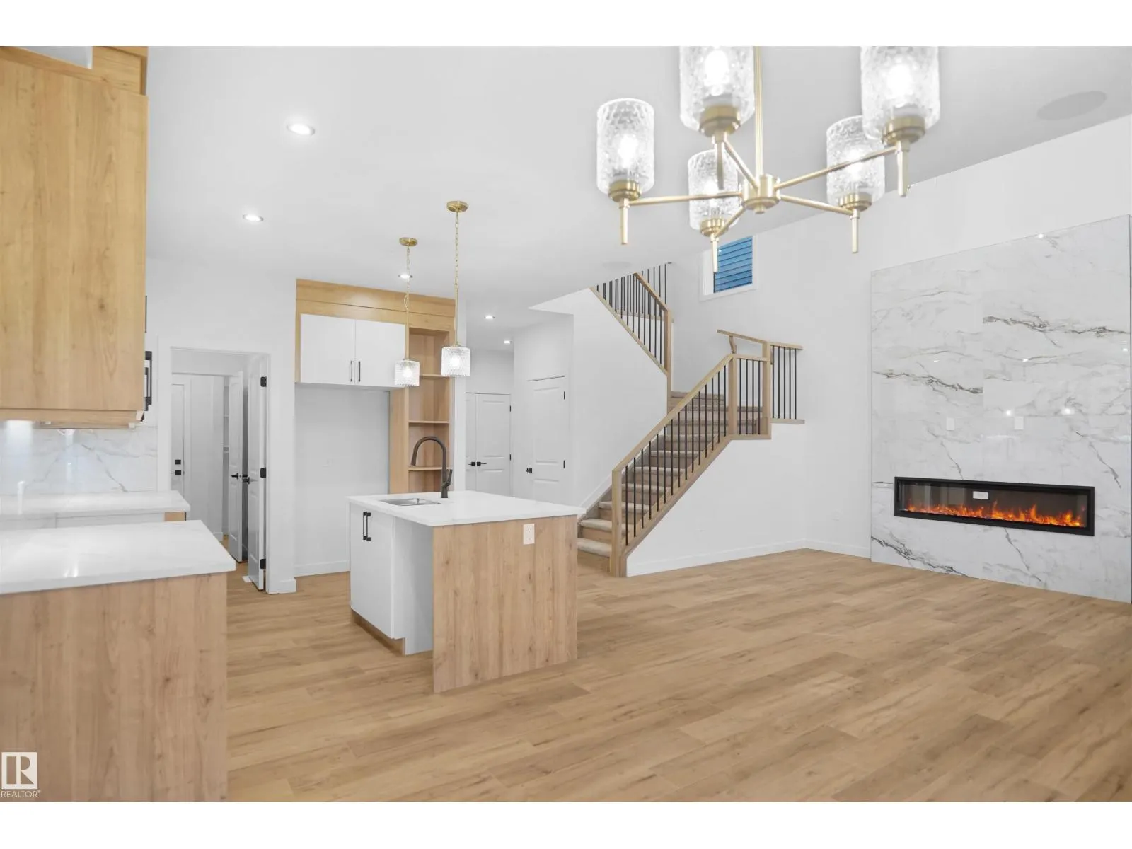 4 AXELWOOD CRESENT