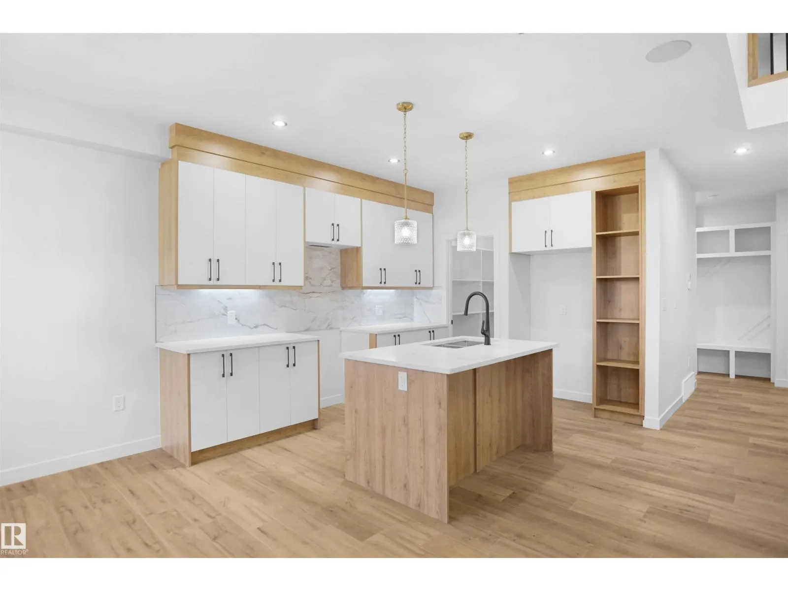 4 AXELWOOD CRESENT