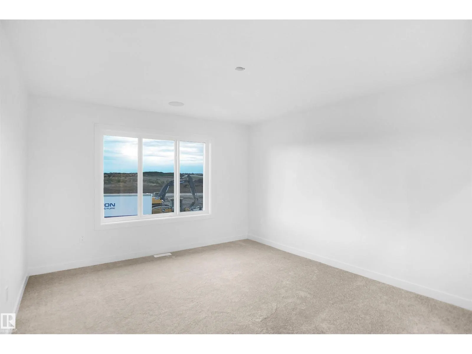 4 AXELWOOD CRESENT