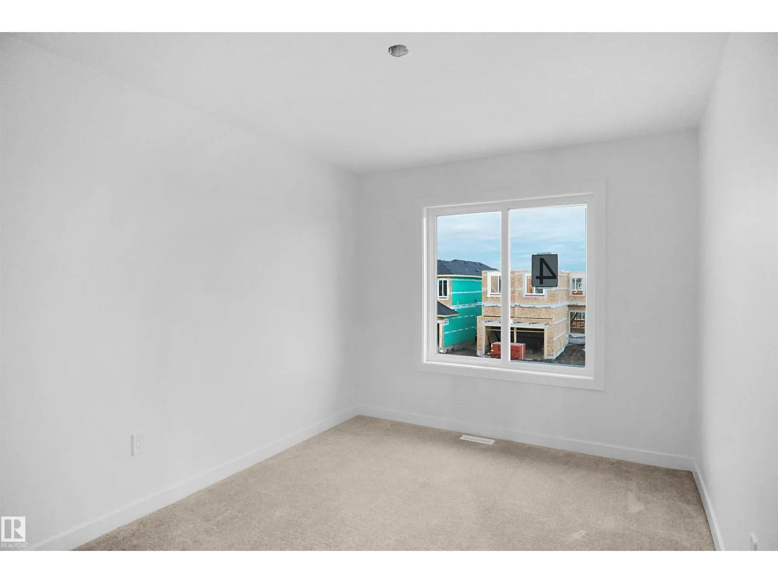 4 AXELWOOD CRESENT