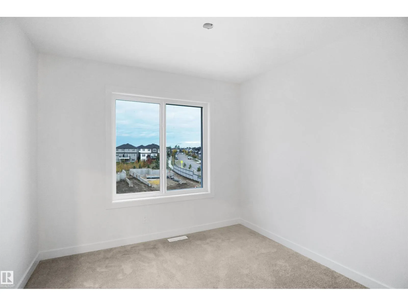 4 AXELWOOD CRESENT