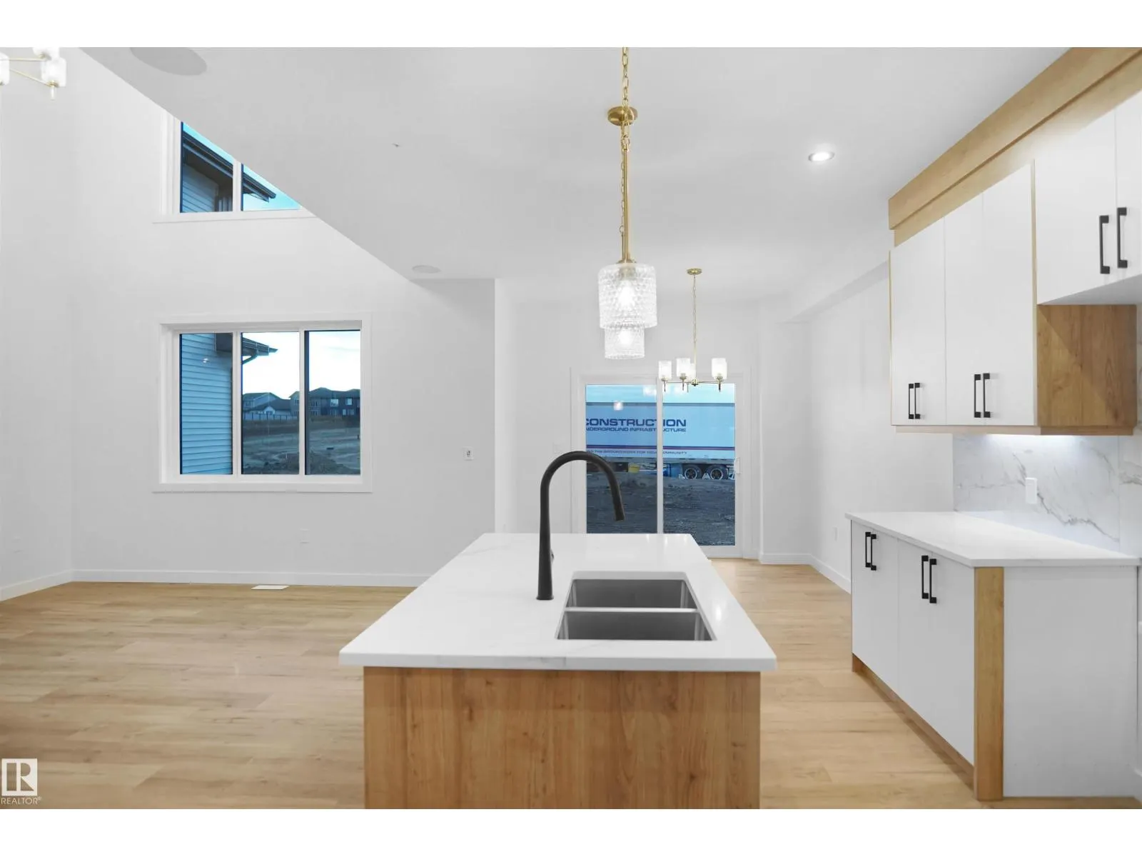 4 AXELWOOD CRESENT
