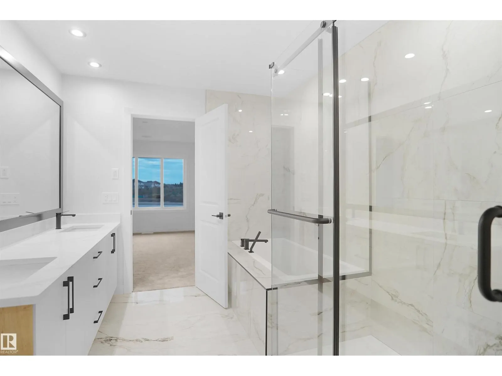 4 AXELWOOD CRESENT
