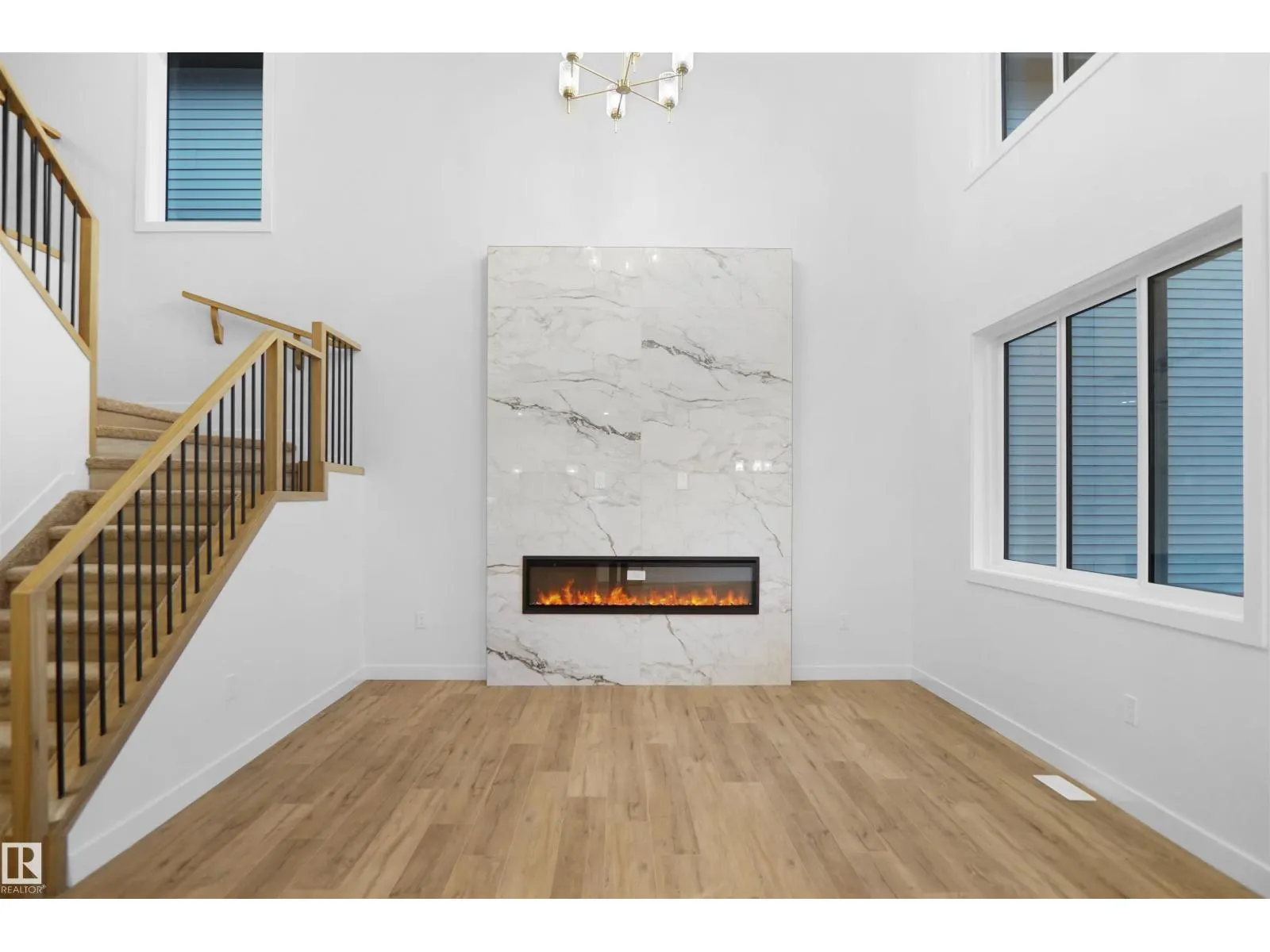 4 AXELWOOD CRESENT