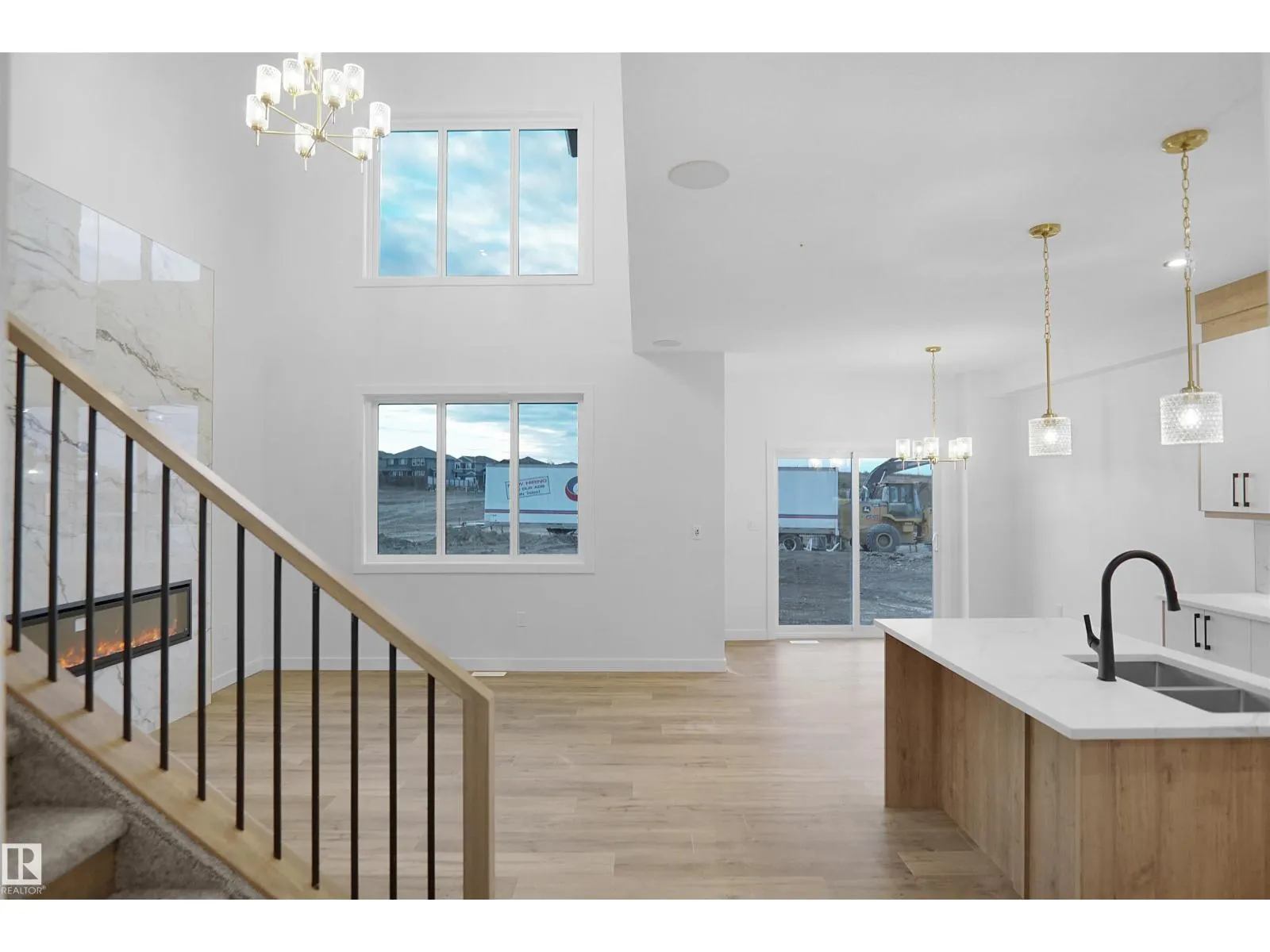 4 AXELWOOD CRESENT