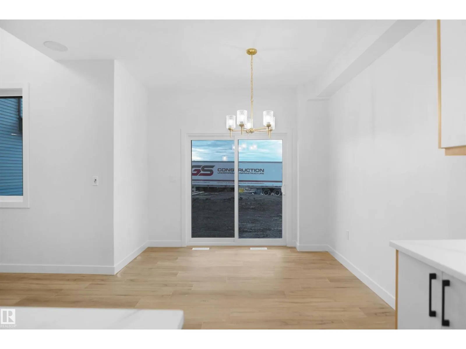 4 AXELWOOD CRESENT