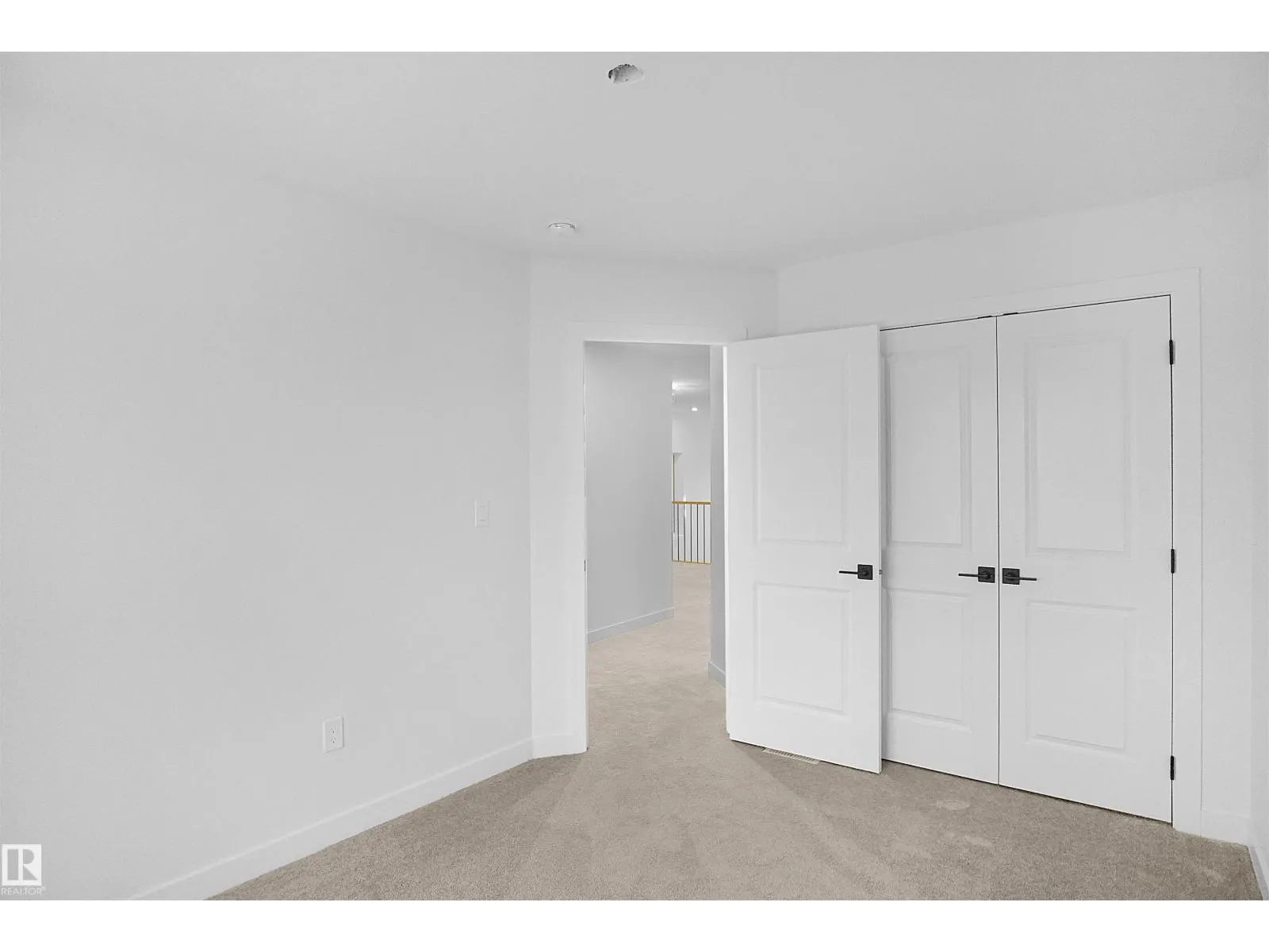 4 AXELWOOD CRESENT