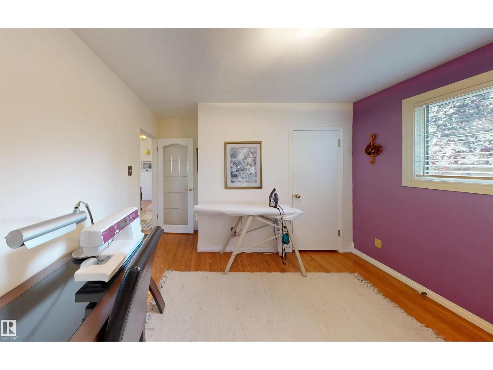 8428 54 ST NW