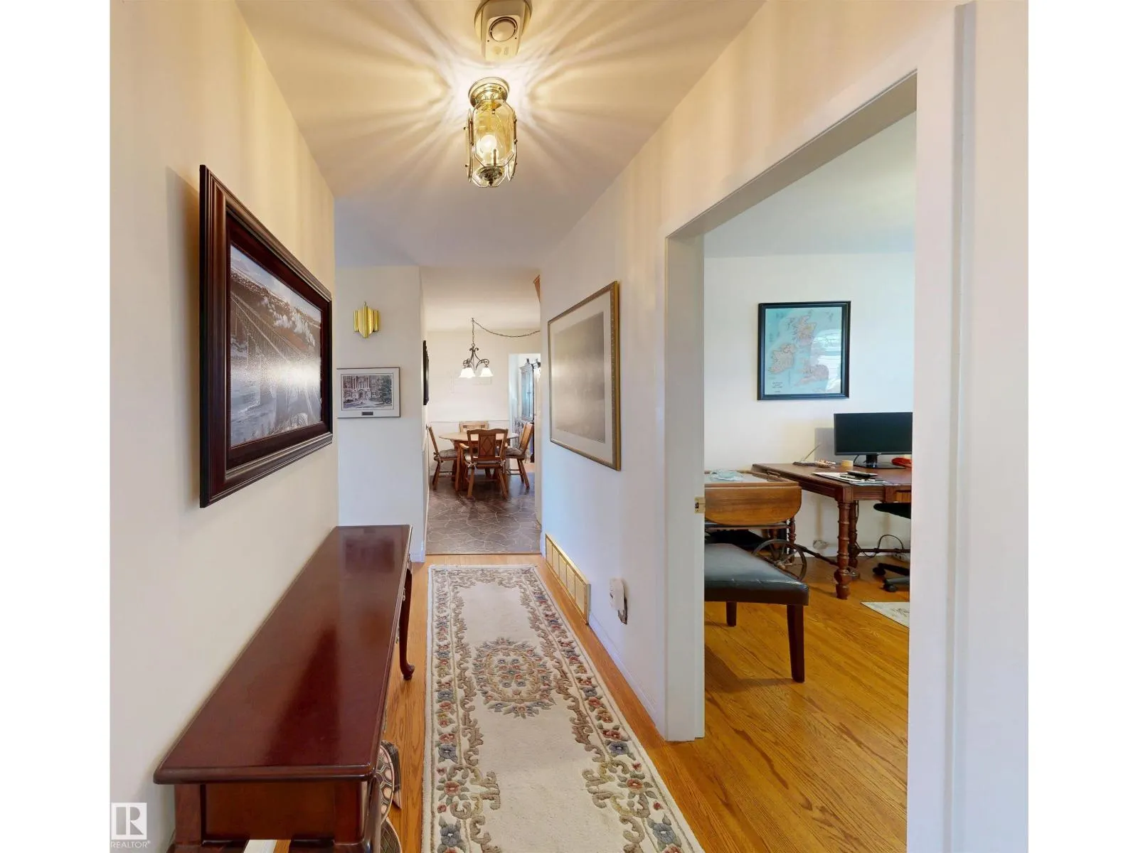 8428 54 ST NW