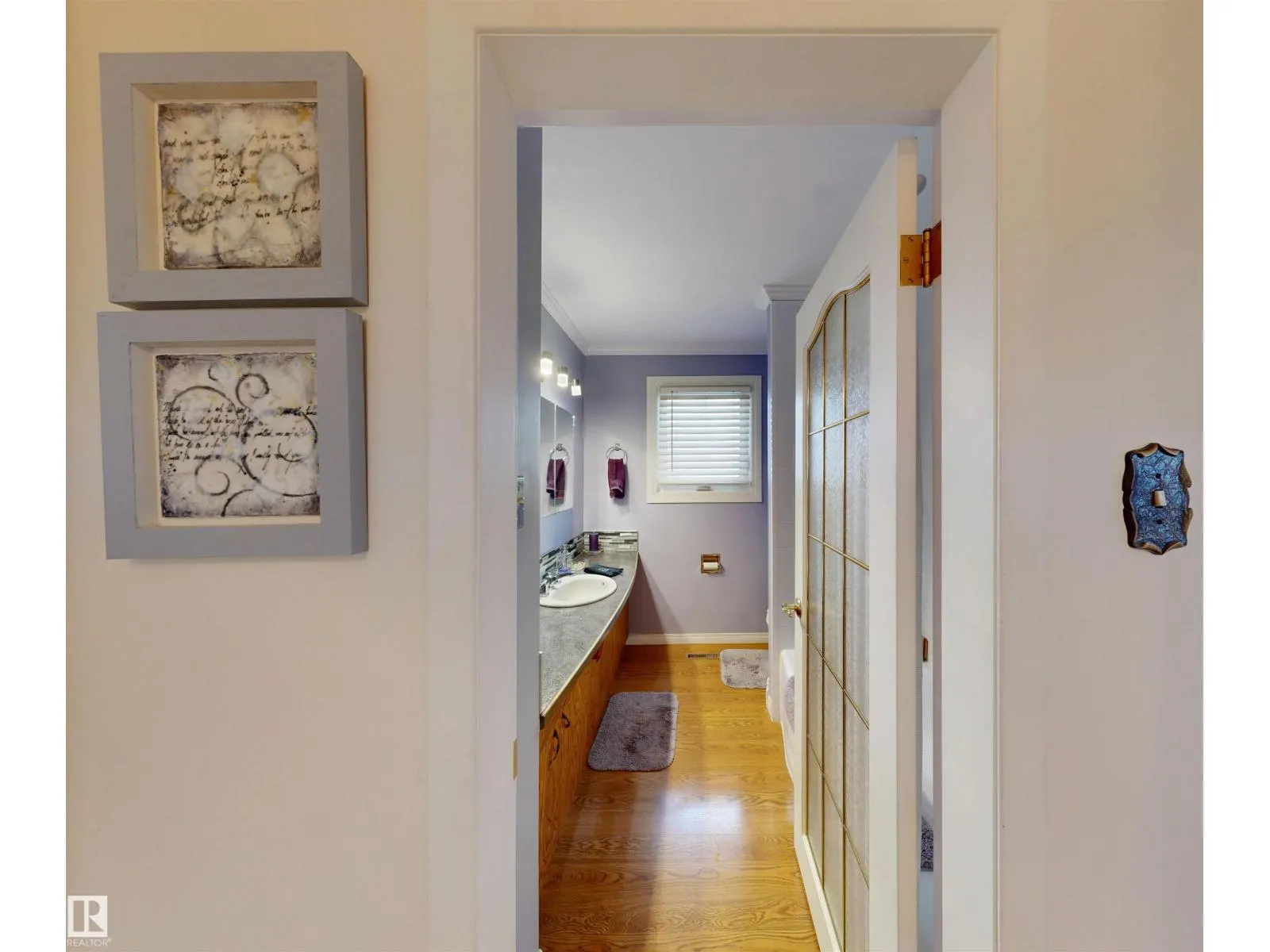 8428 54 ST NW