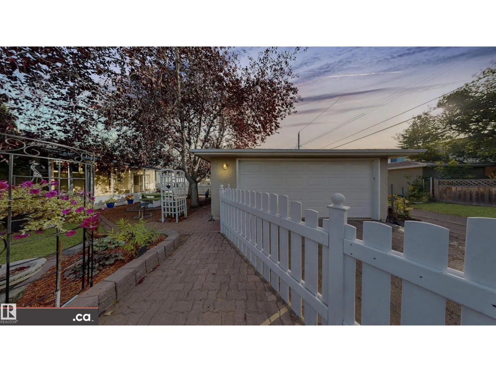 8428 54 ST NW