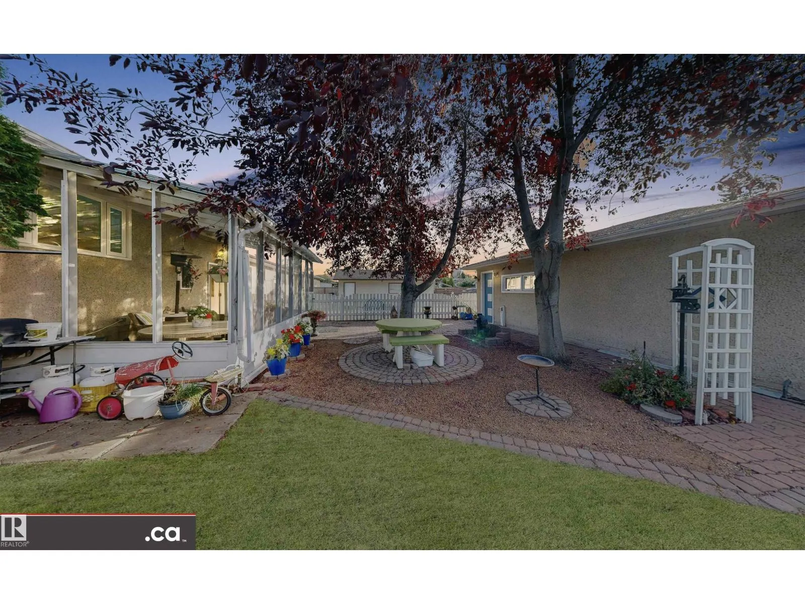 8428 54 ST NW