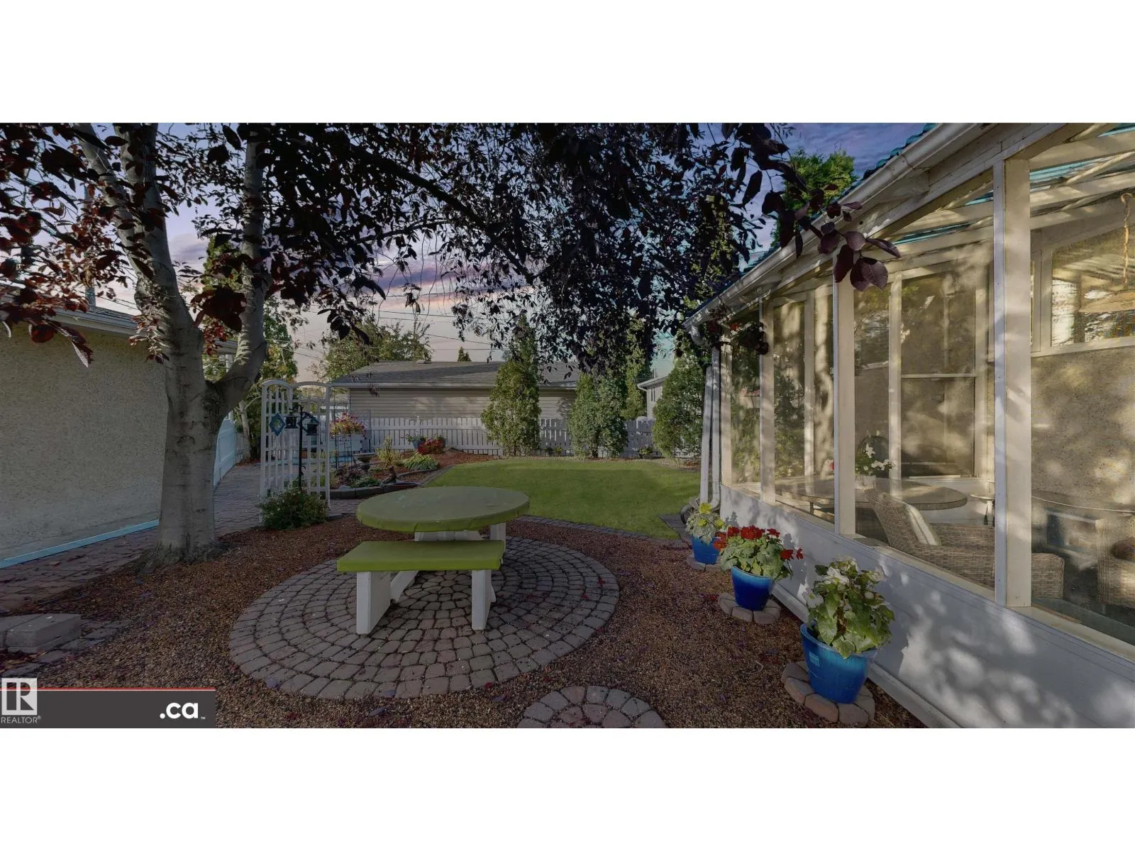 8428 54 ST NW