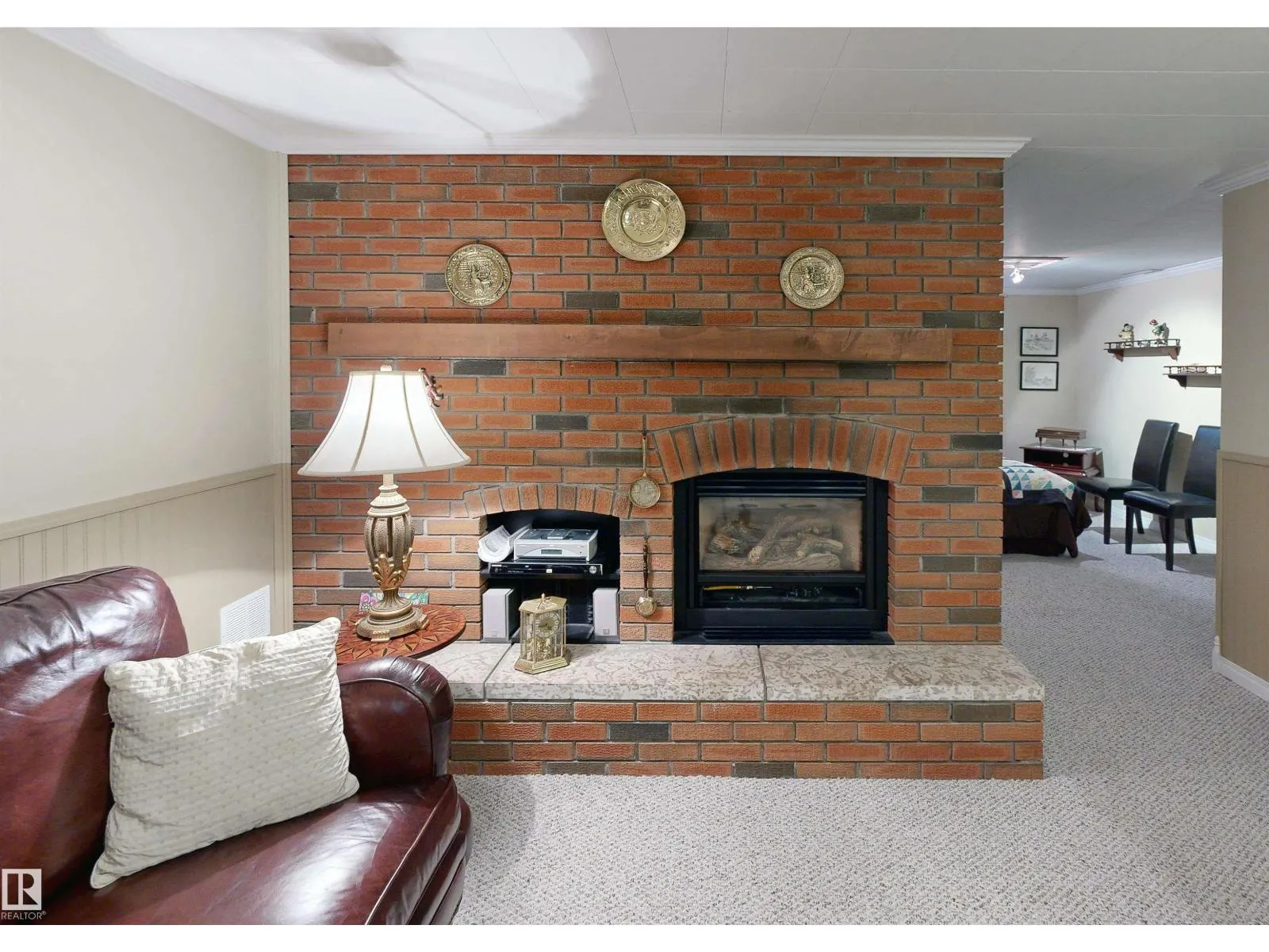 8428 54 ST NW