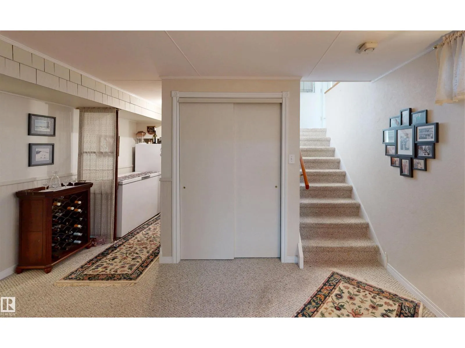 8428 54 ST NW