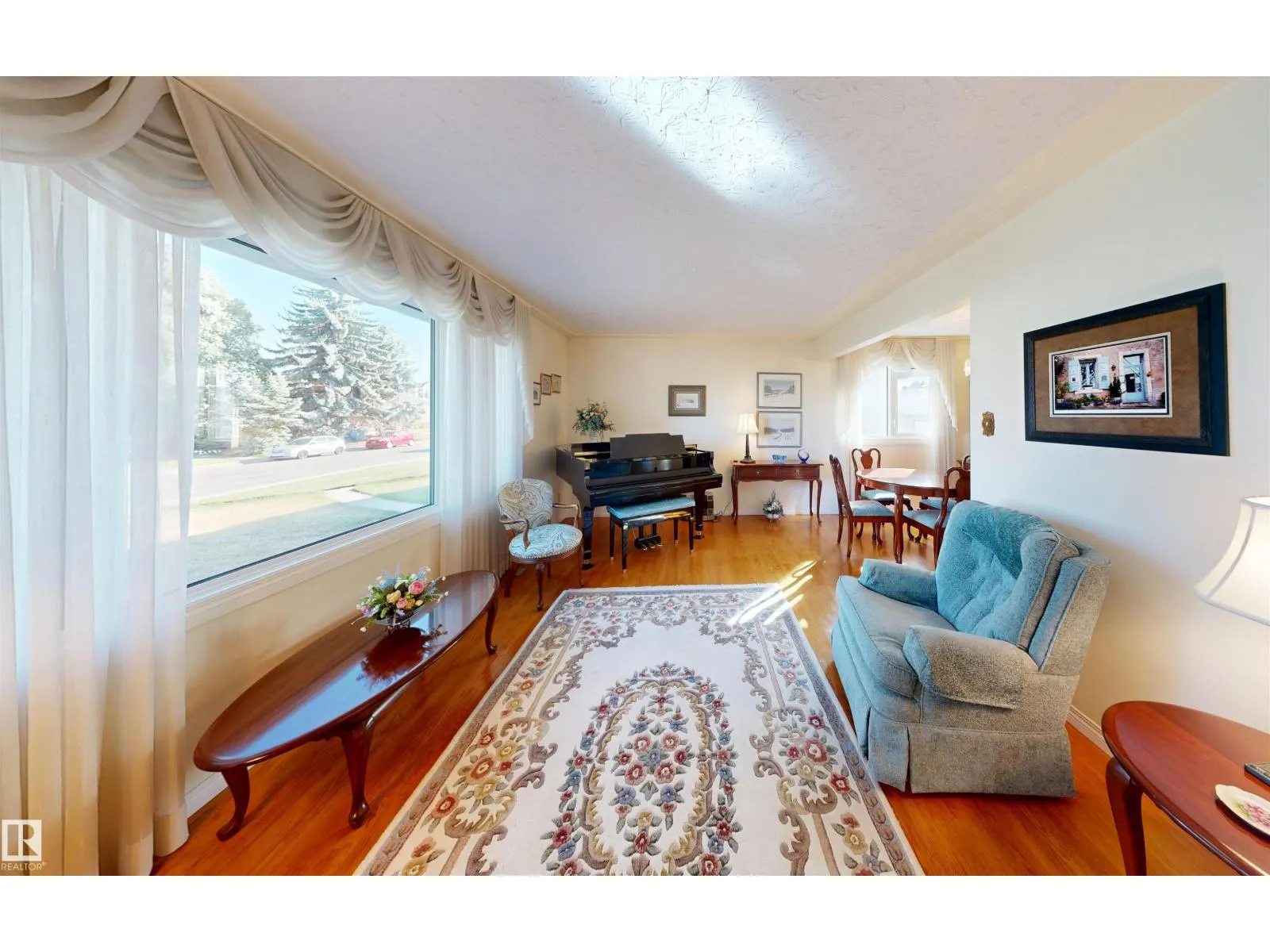 8428 54 ST NW