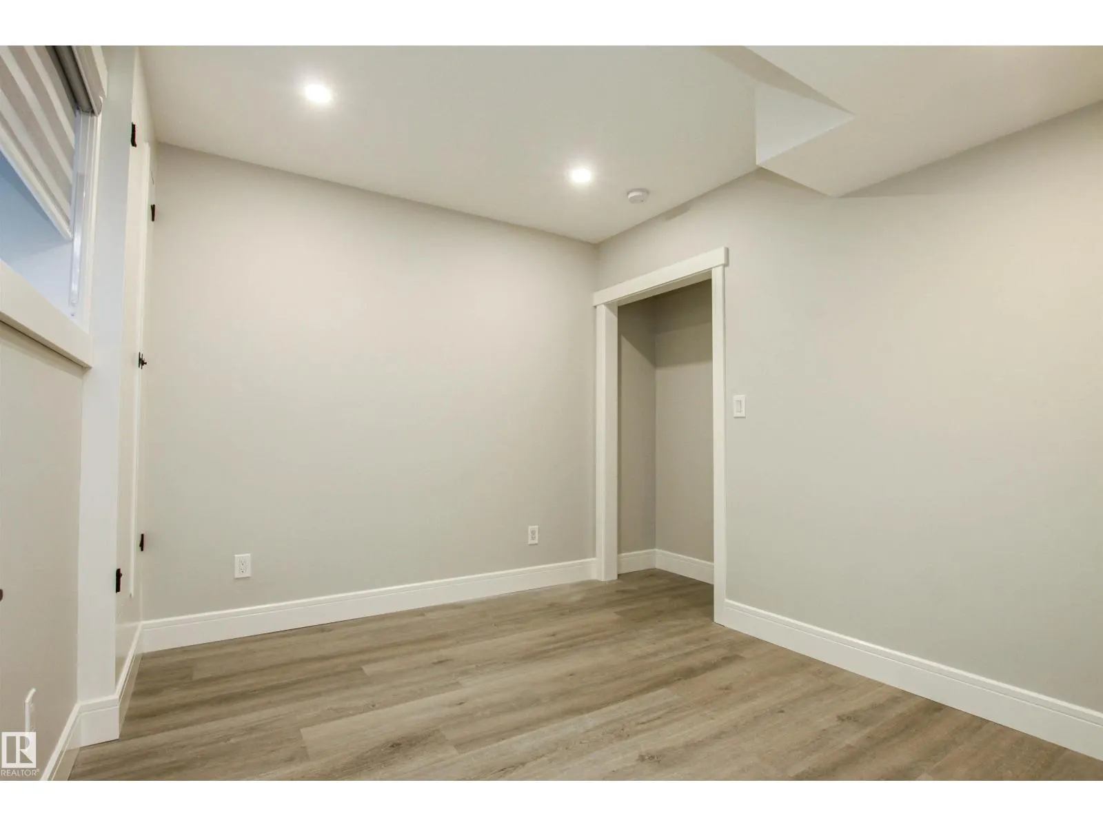 181 SANDALWOOD CR