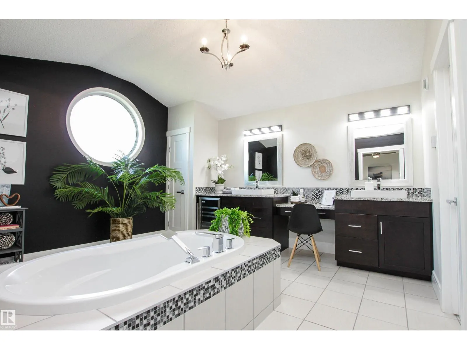 181 SANDALWOOD CR