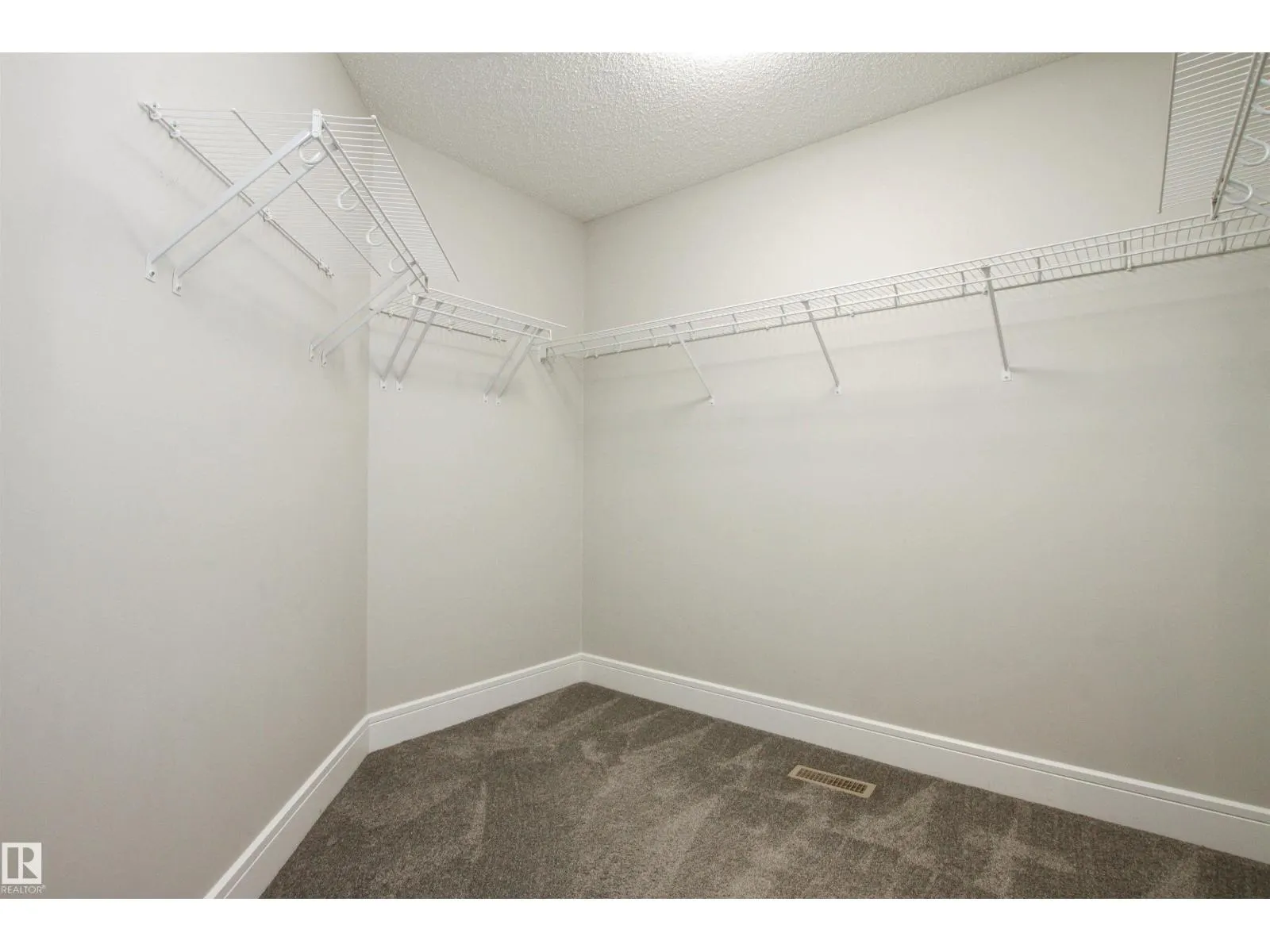 181 SANDALWOOD CR
