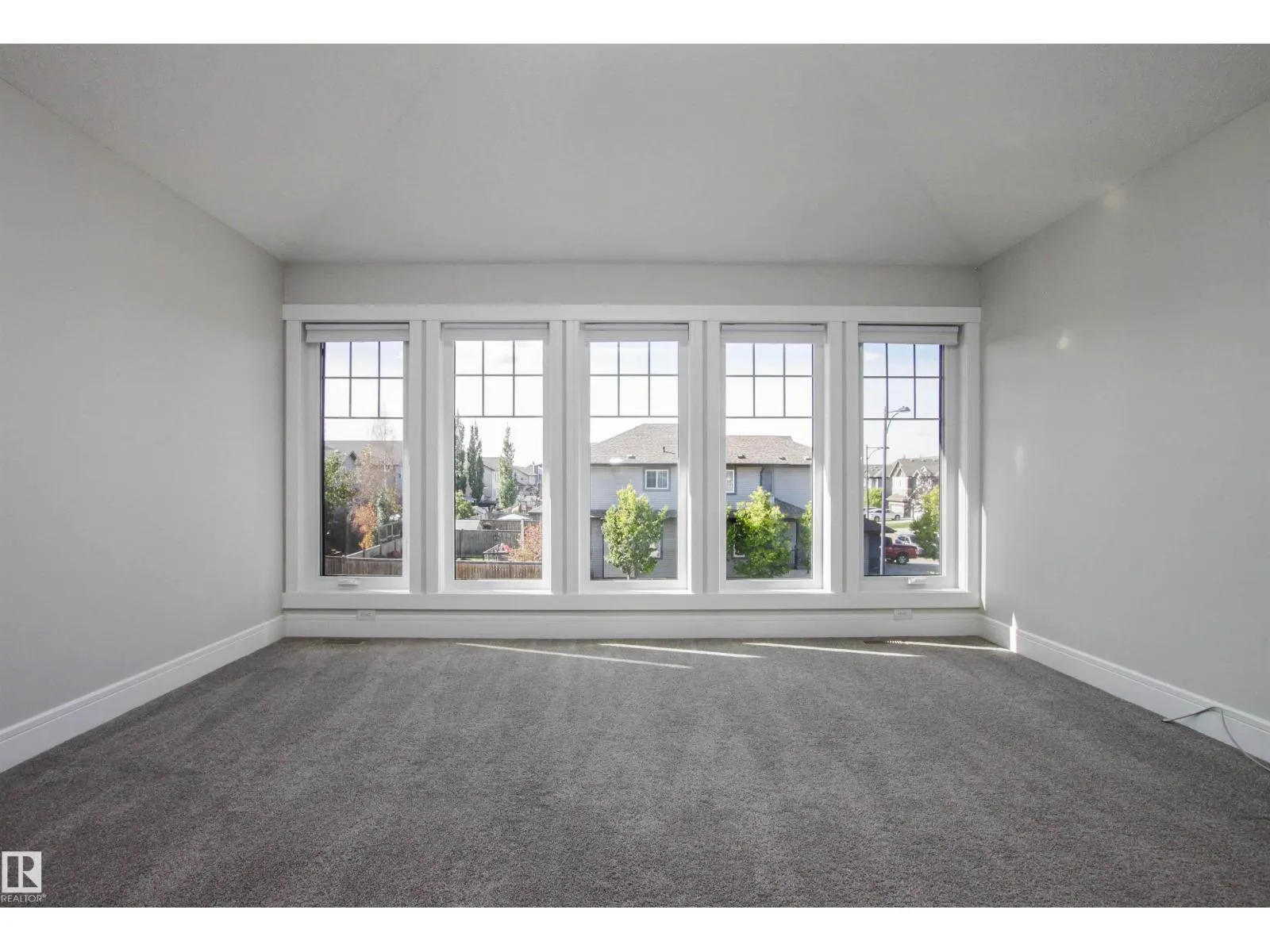 181 SANDALWOOD CR
