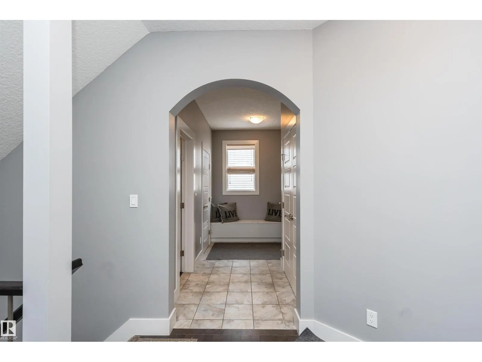 837 HODGINS RD NW