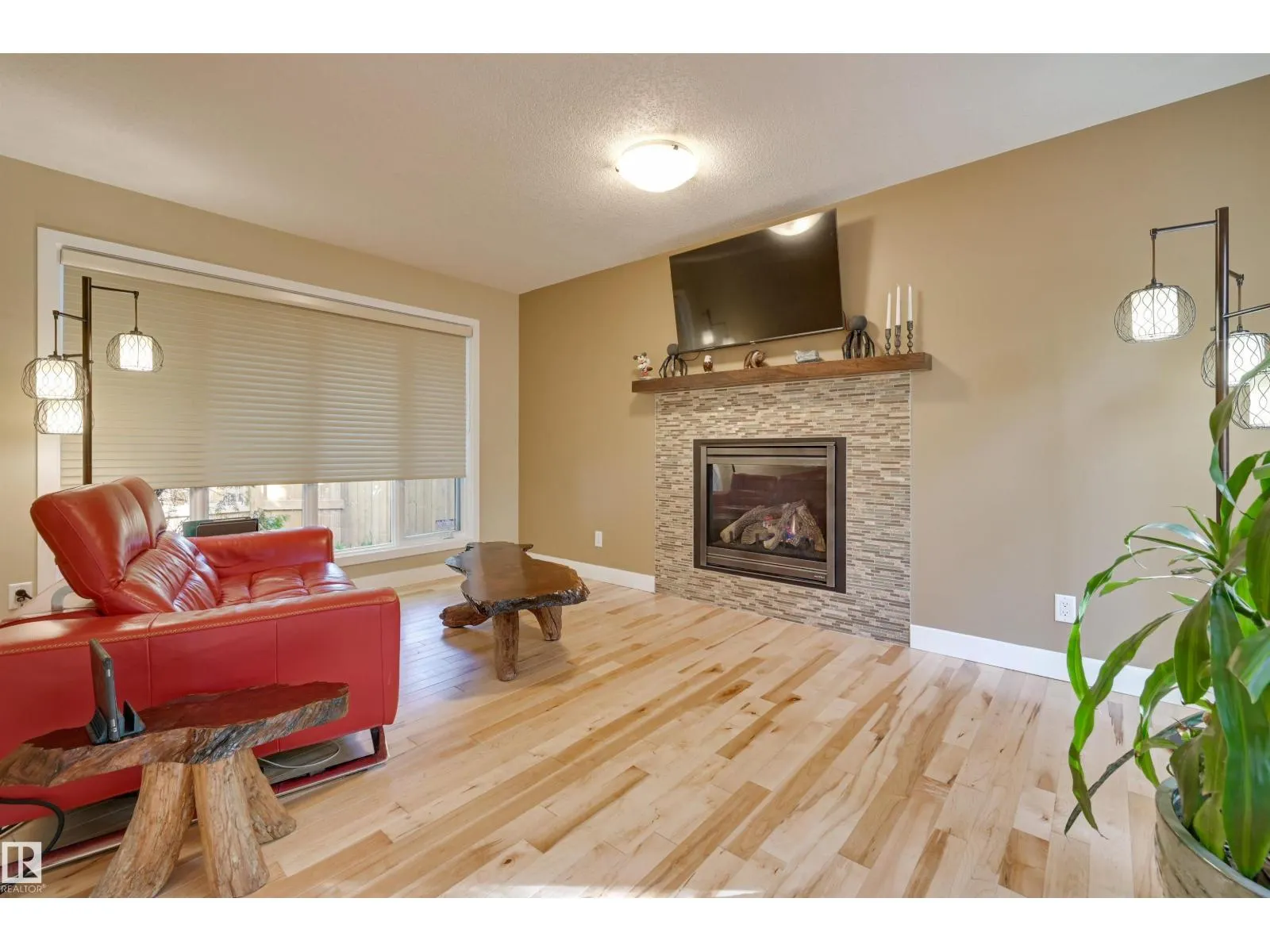 17623 53 AV NW
