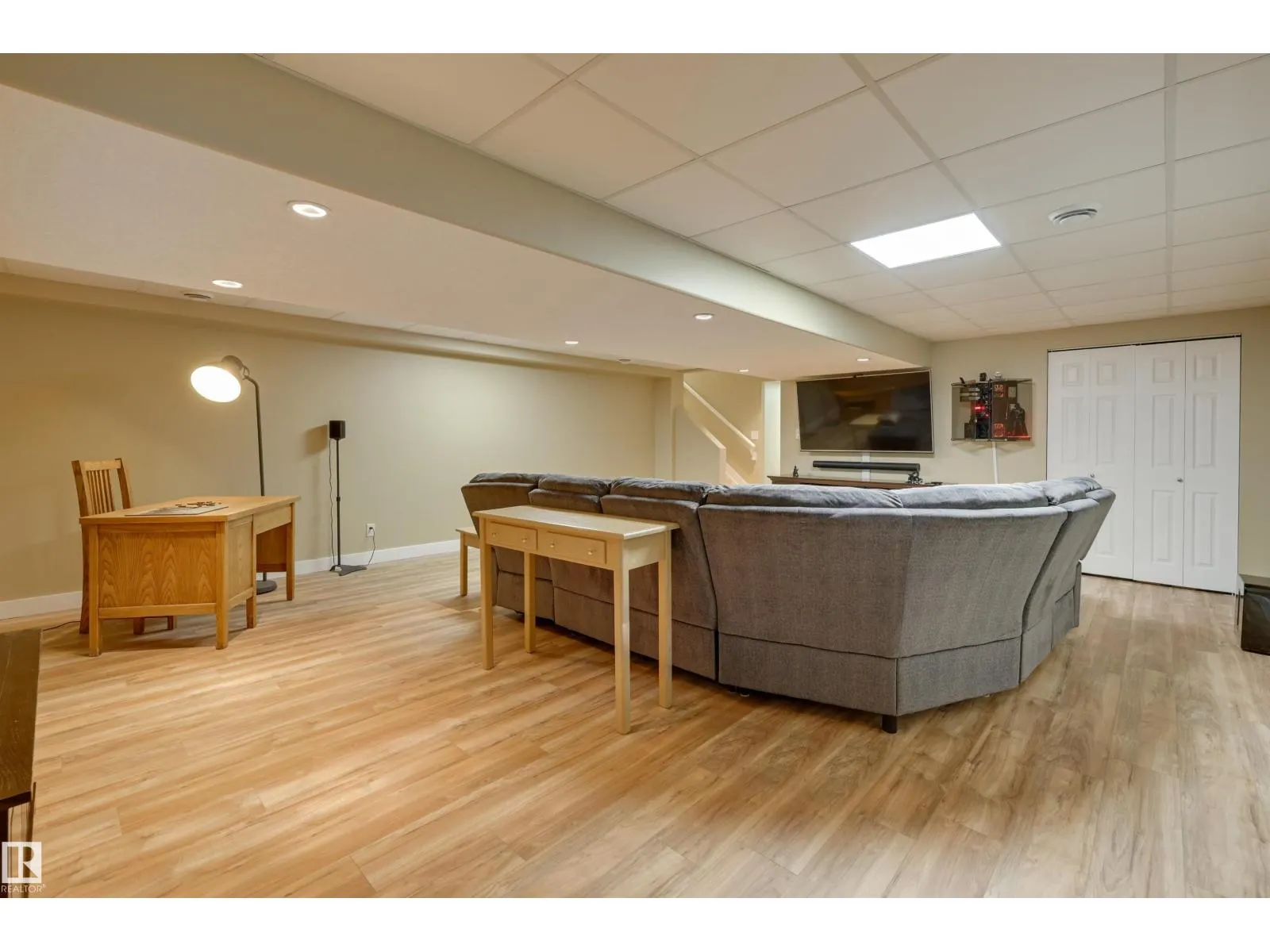 17623 53 AV NW
