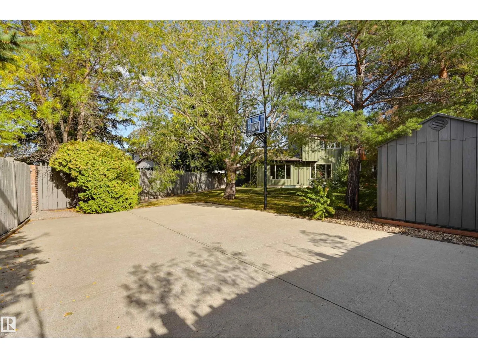 17623 53 AV NW