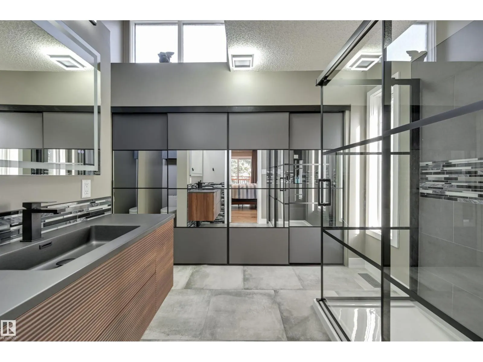 17623 53 AV NW