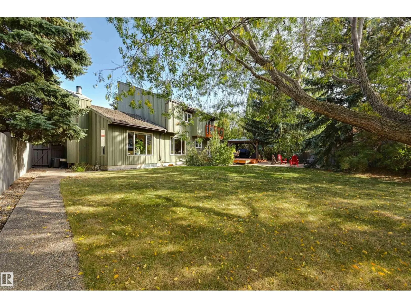 17623 53 AV NW