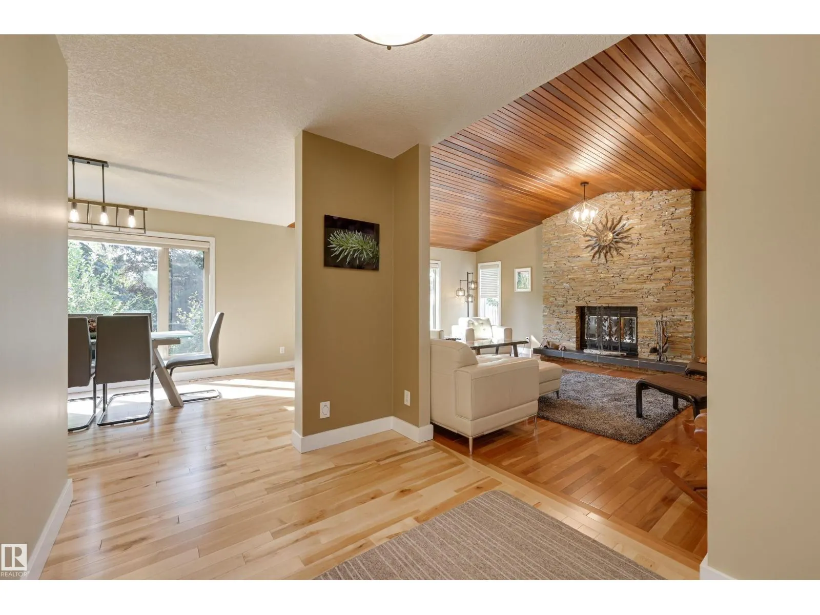 17623 53 AV NW