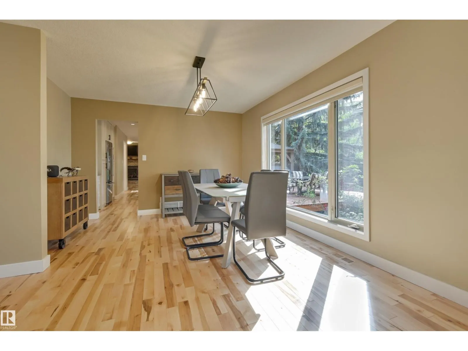 17623 53 AV NW