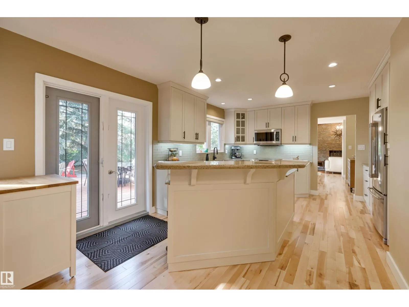 17623 53 AV NW
