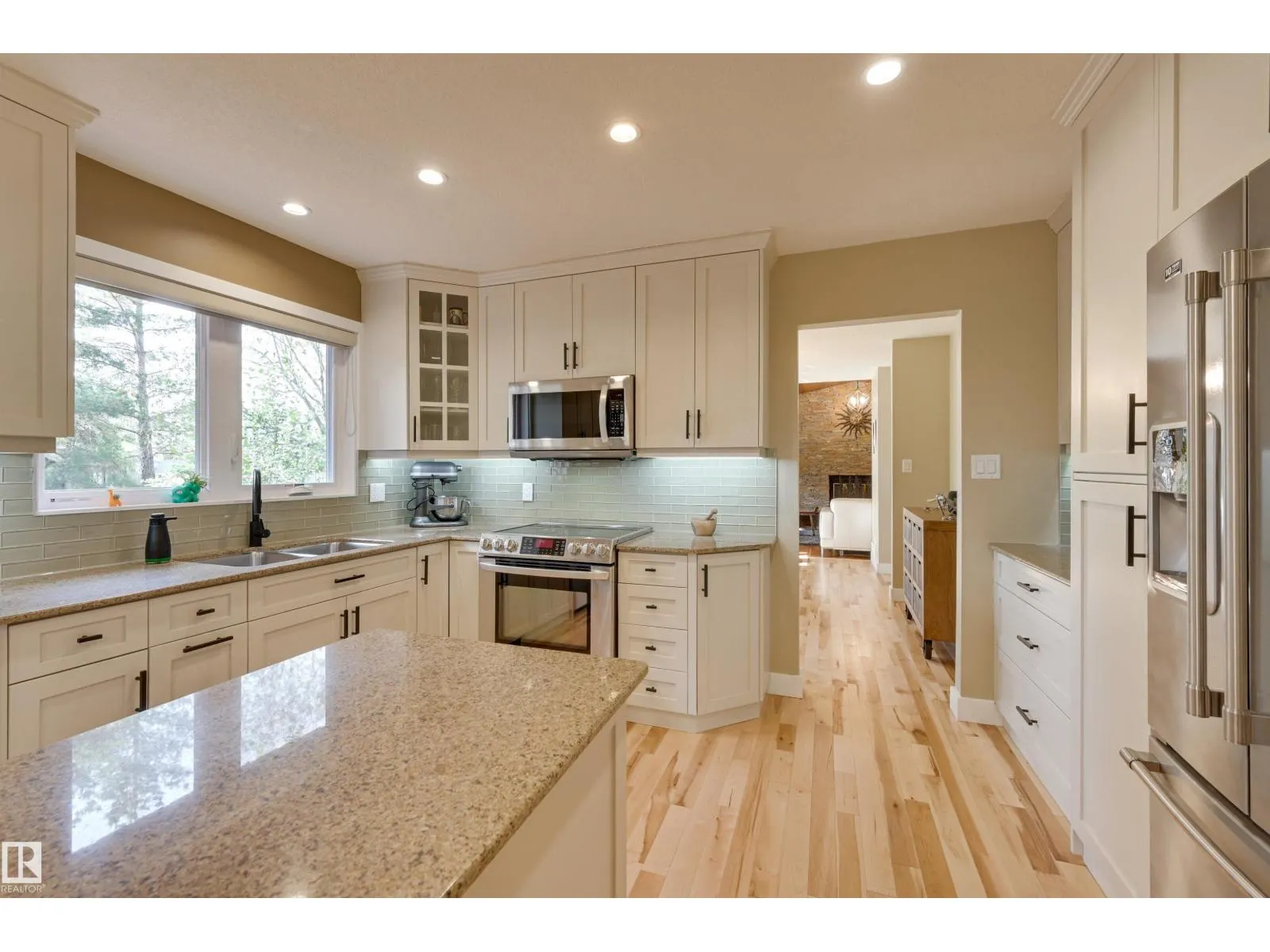 17623 53 AV NW