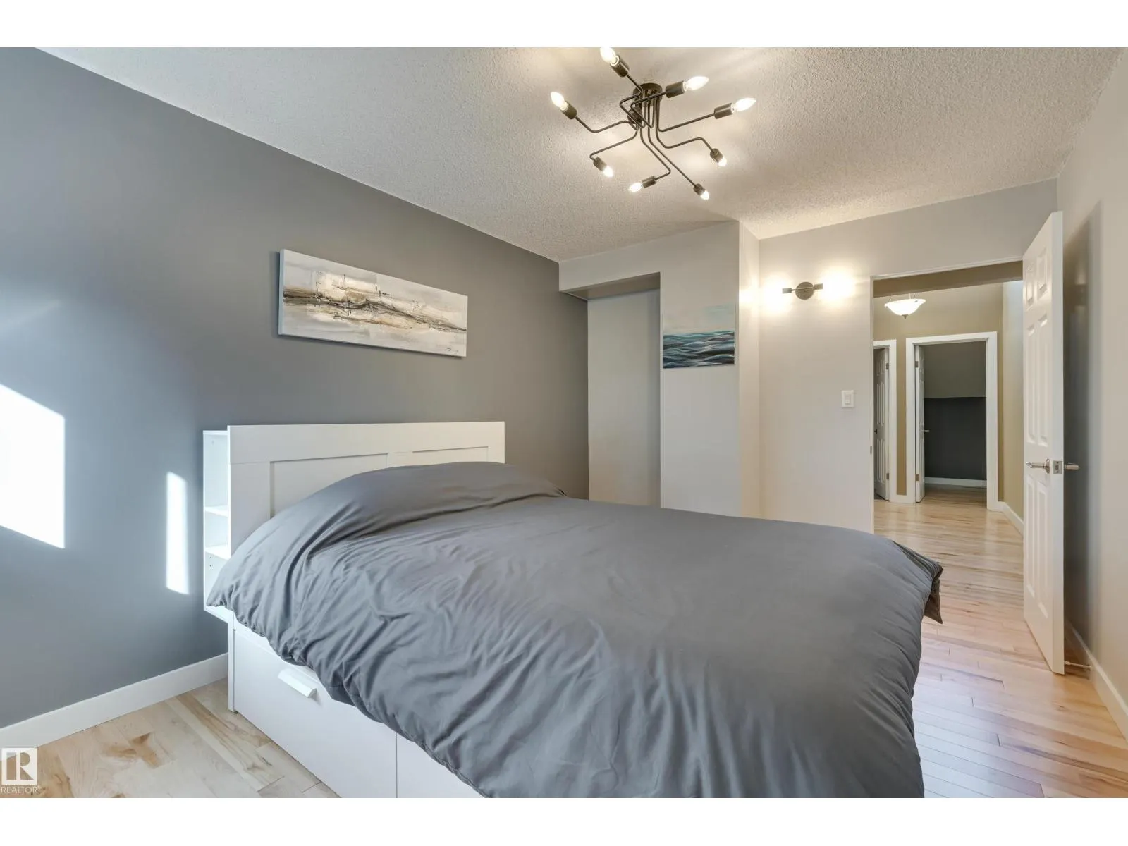 17623 53 AV NW