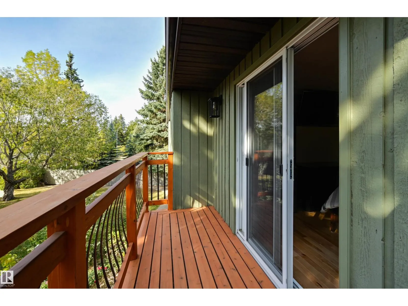 17623 53 AV NW