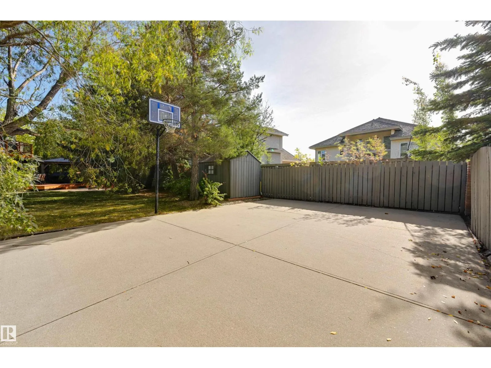 17623 53 AV NW