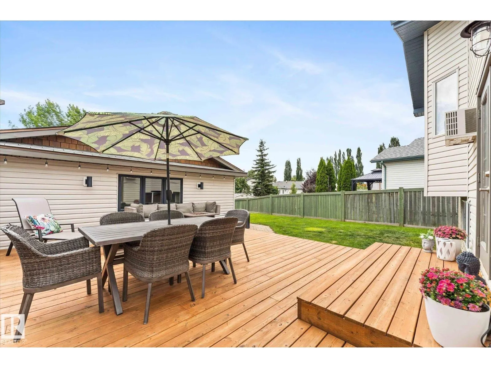 89 LANDSDOWNE DR