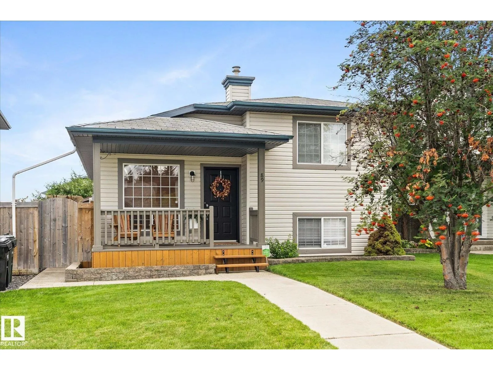 89 LANDSDOWNE DR