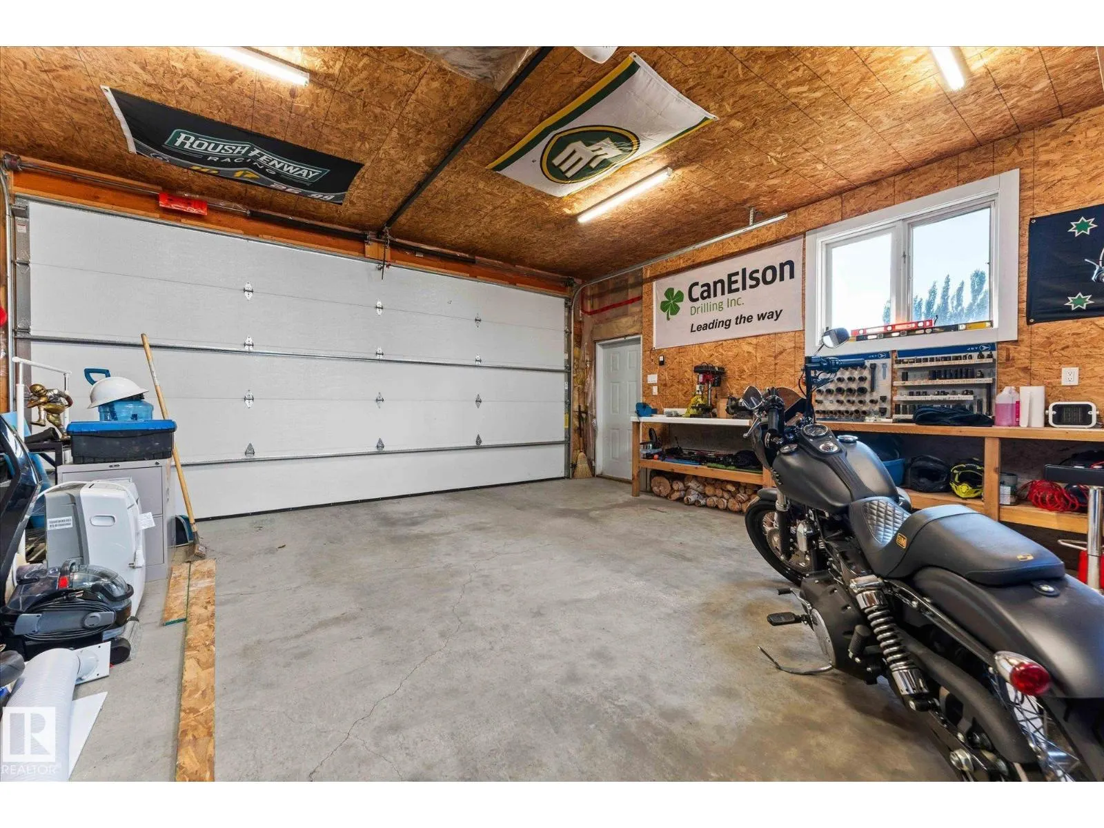 89 LANDSDOWNE DR