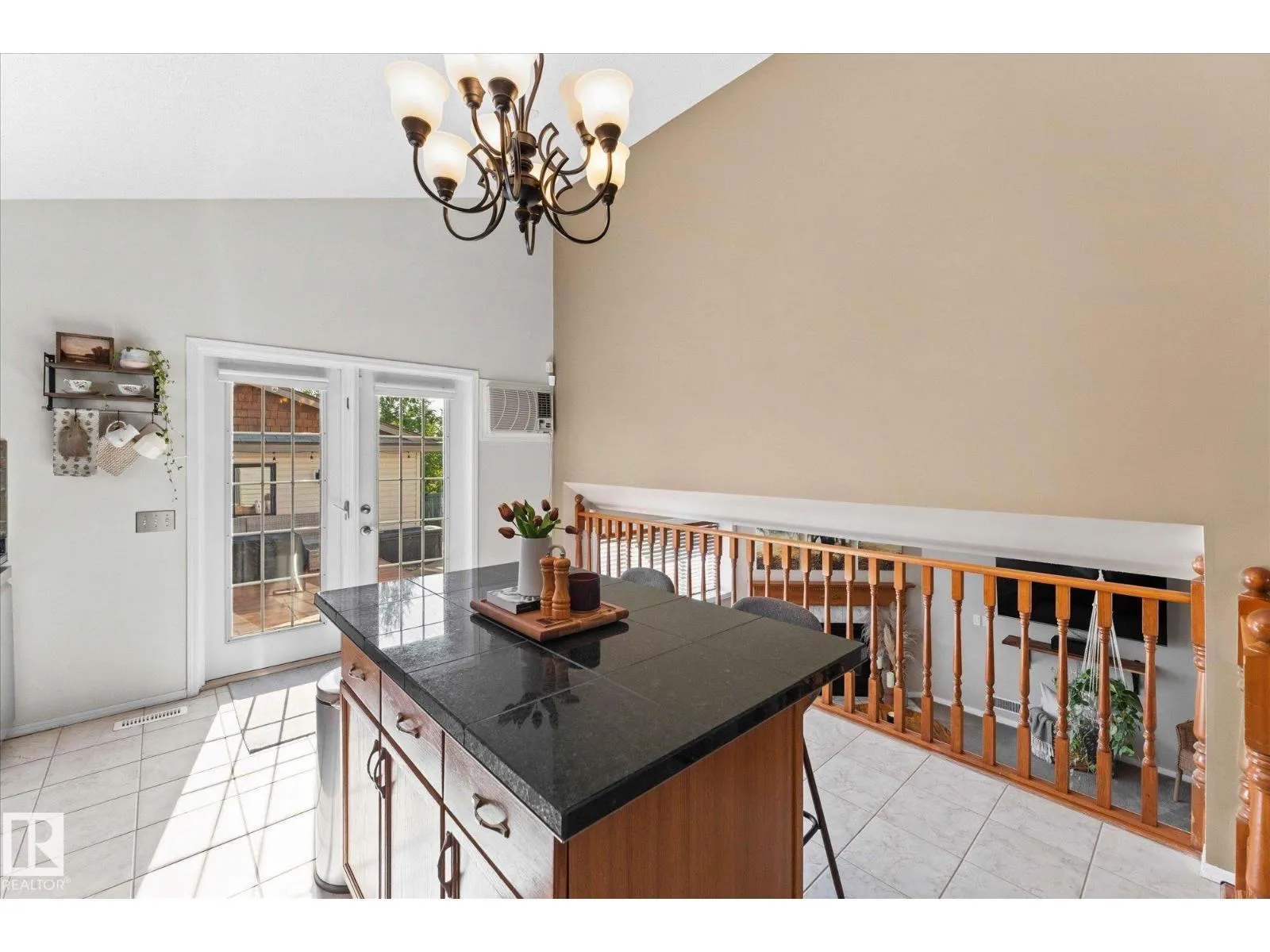 89 LANDSDOWNE DR