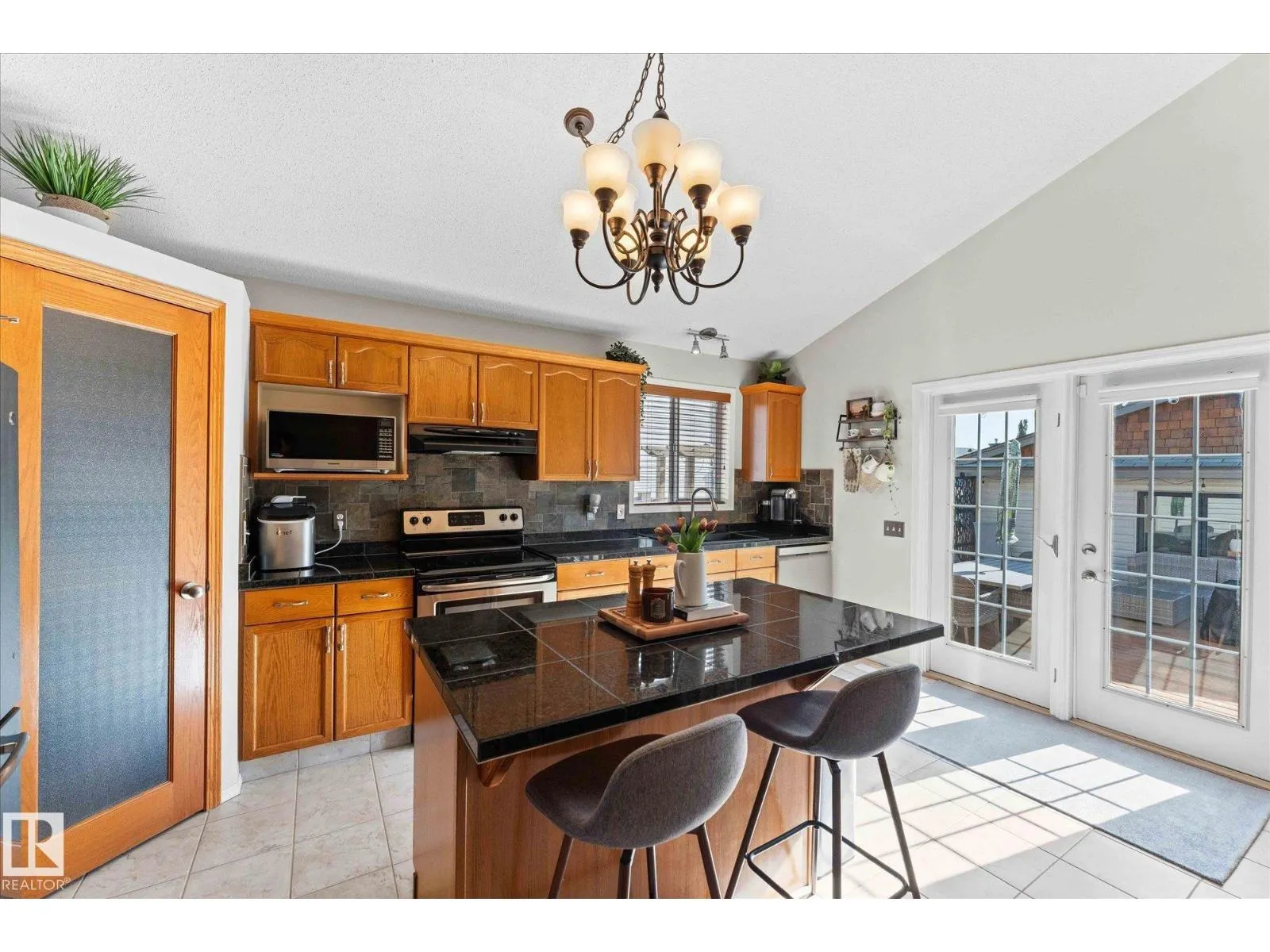 89 LANDSDOWNE DR