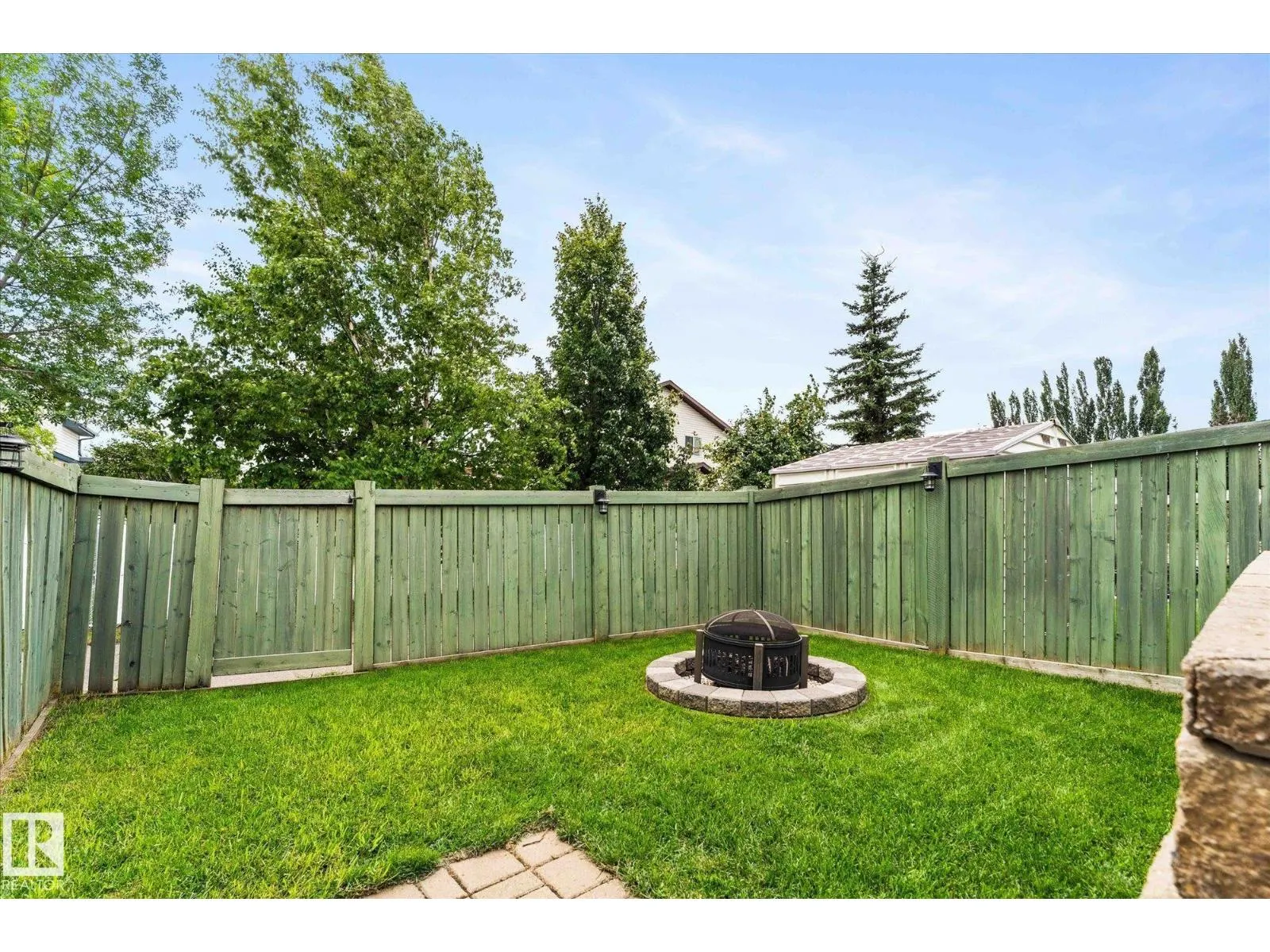 89 LANDSDOWNE DR