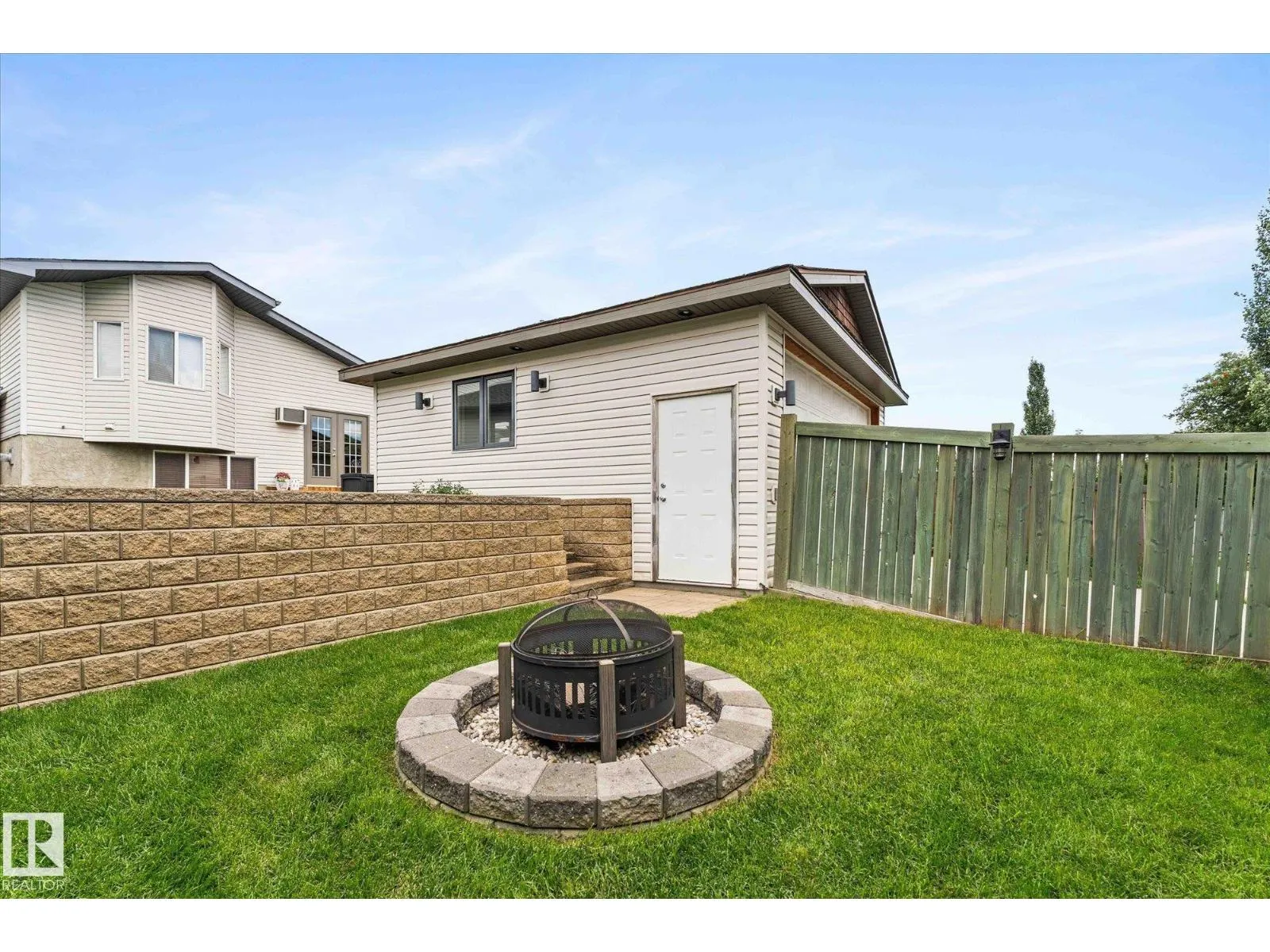 89 LANDSDOWNE DR