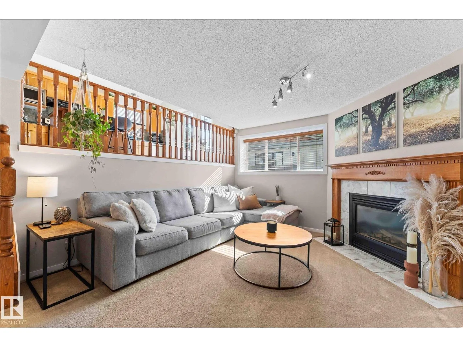 89 LANDSDOWNE DR