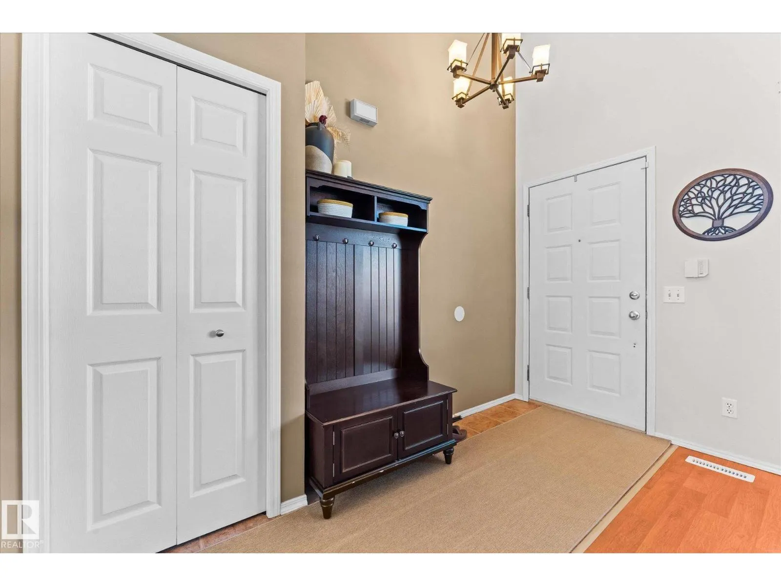 89 LANDSDOWNE DR