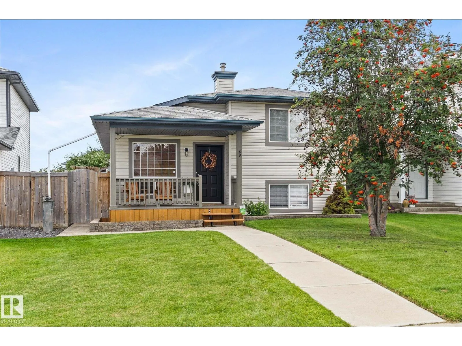 89 LANDSDOWNE DR